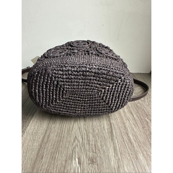 Tory Burch T MONOGRAM RAFFIA BUCKET BAG $630 - Picture 9 of 12